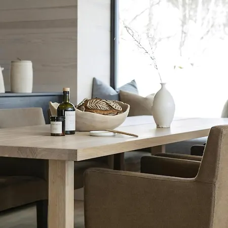 Architect With Strandafjellet View 스트란다
