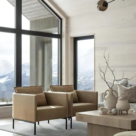 Architect With Strandafjellet View 스트란다
