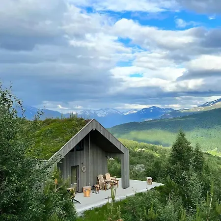 Architect With Strandafjellet View 스트란다